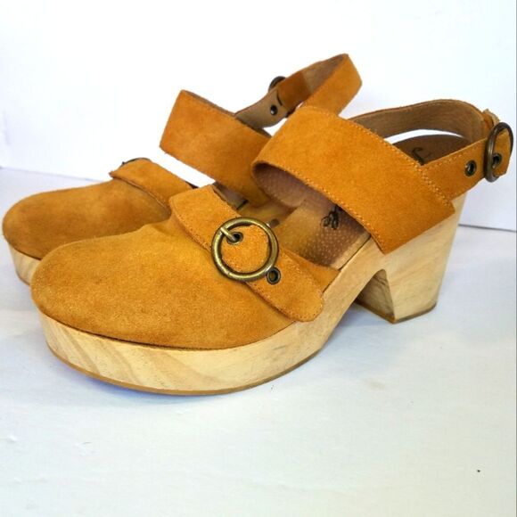 Free People Suede Park Circle Platform Buckle Round Toe Chunky Wood Clogs in Tan - Picture 3 of 16